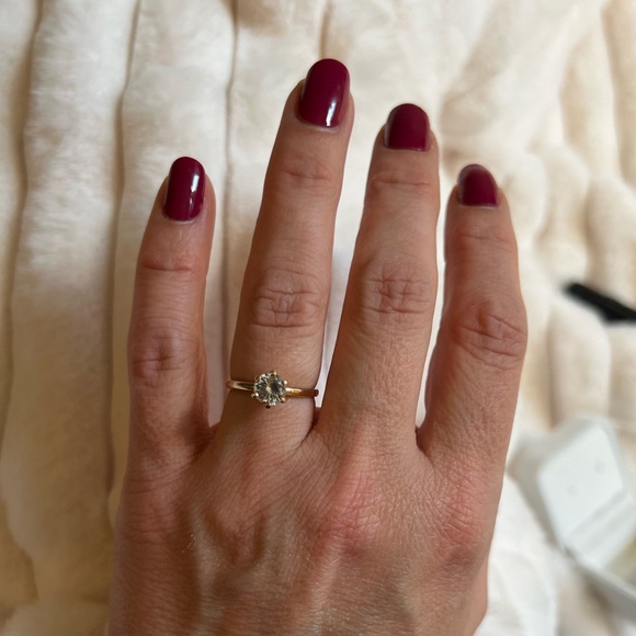 10k gold and white sapphire ring - Picture 10 of 11